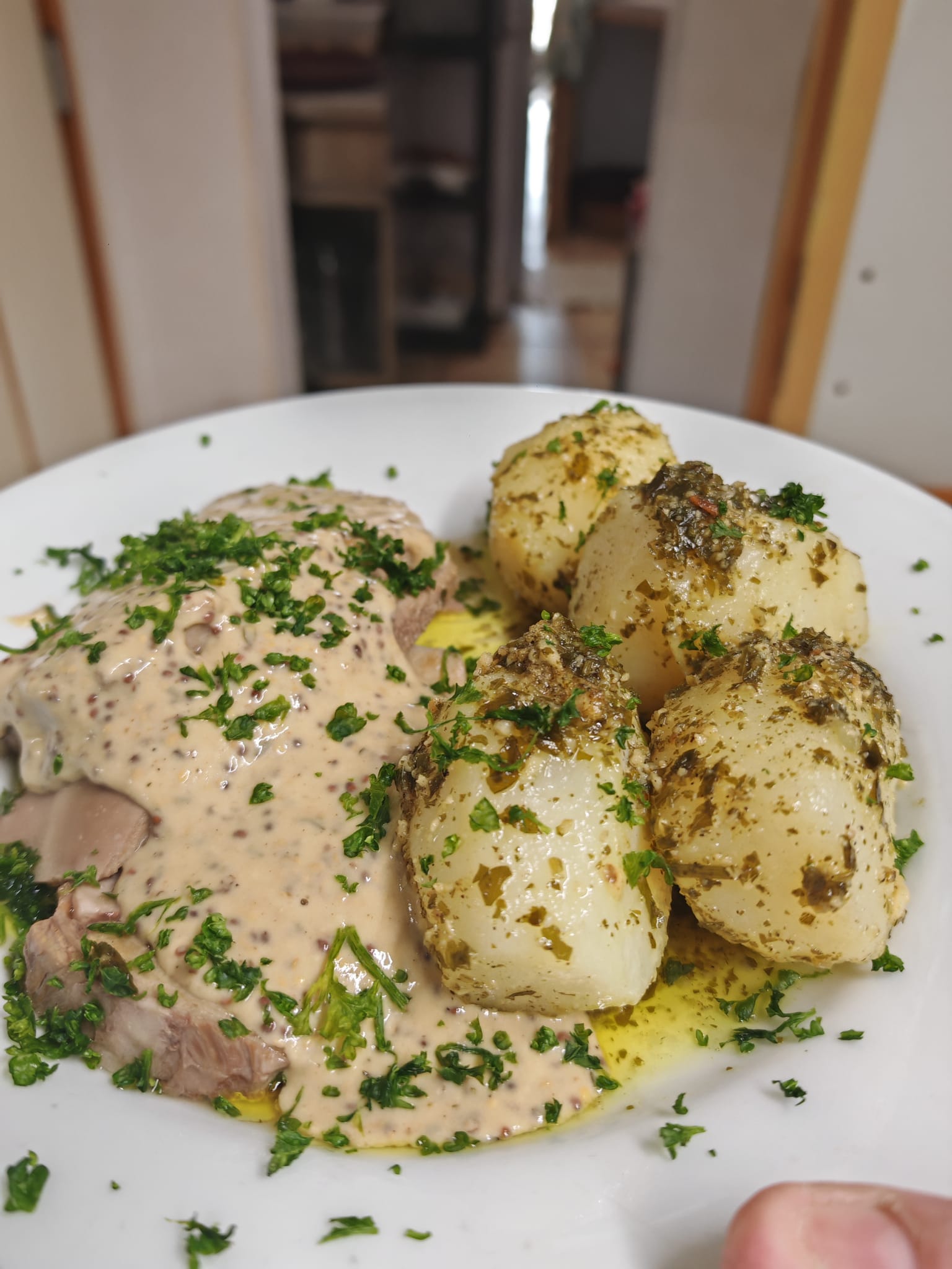 Tete de veau sauce moutarde, pommes de terre